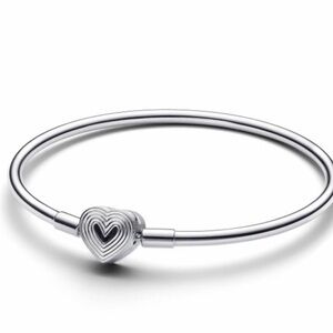 Radiating Heart Clasp Bangle (Sterling Silver)